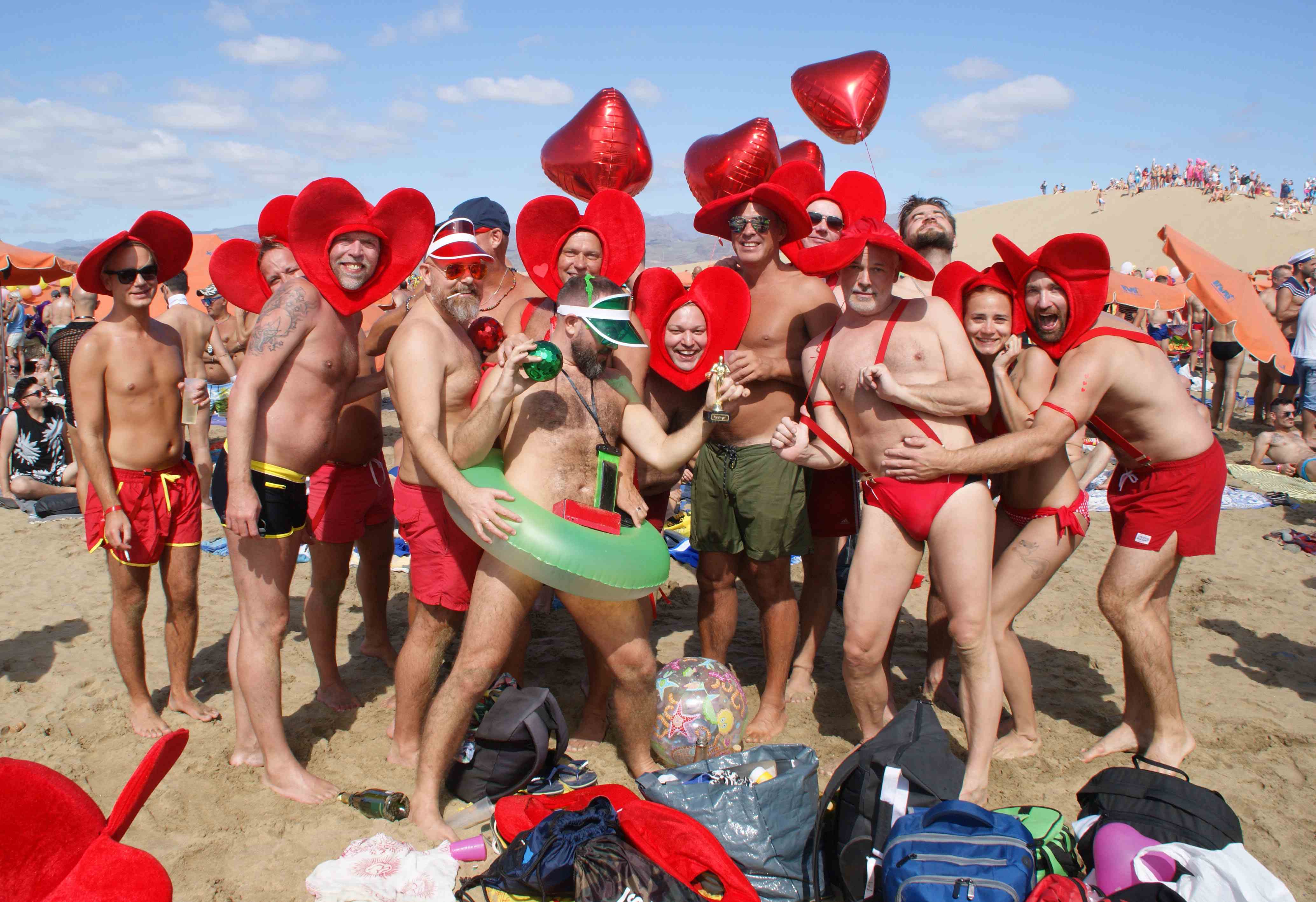 Beginn dt. Karneval am Gay Strand in Maspalomas (Gran Canaria)